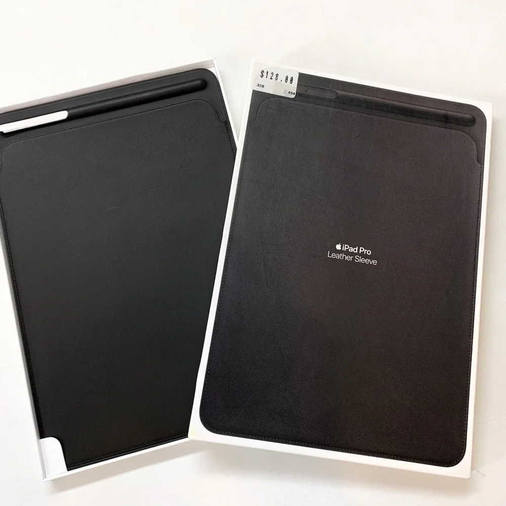 Apple Genuine iPad Pro 10.5” - Natural Leather Black Sleeve 🍎