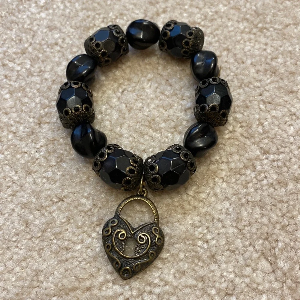 Brown beaded stretchy bracelet for women with heart lock