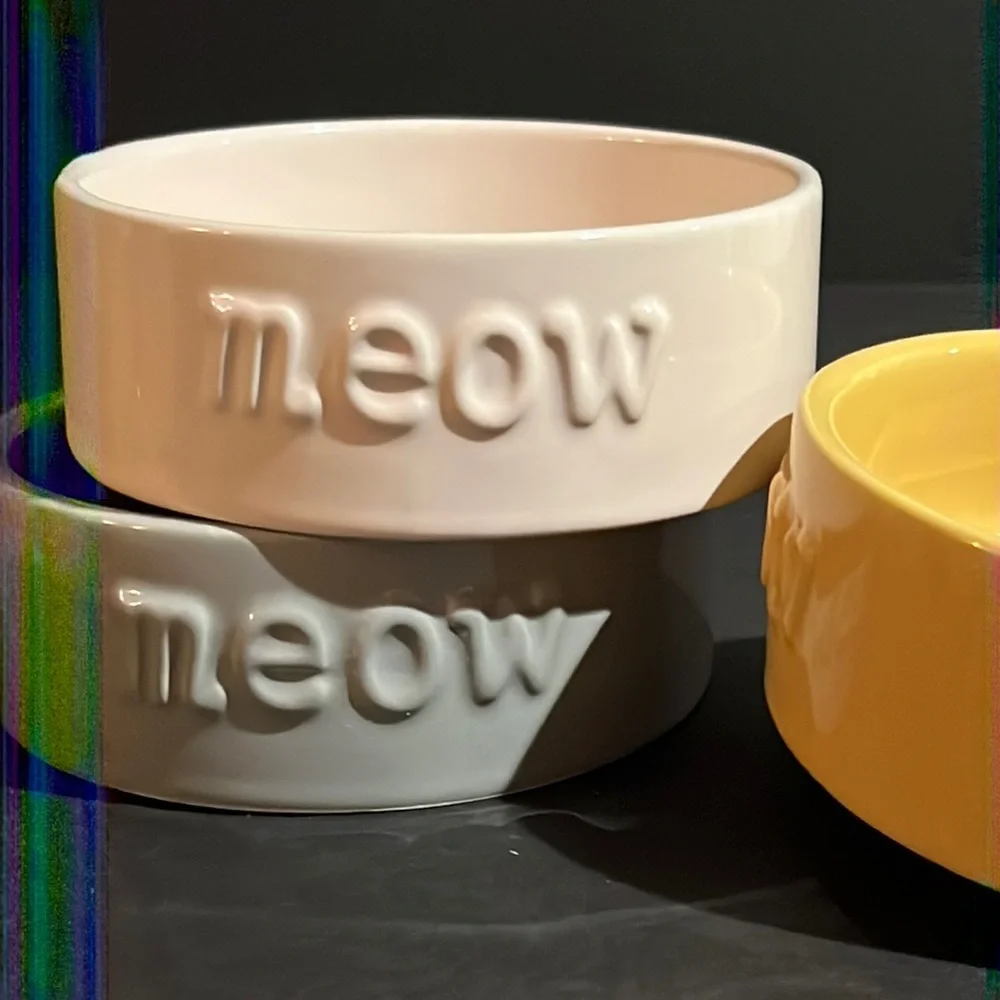 N/A “meow” sculpted