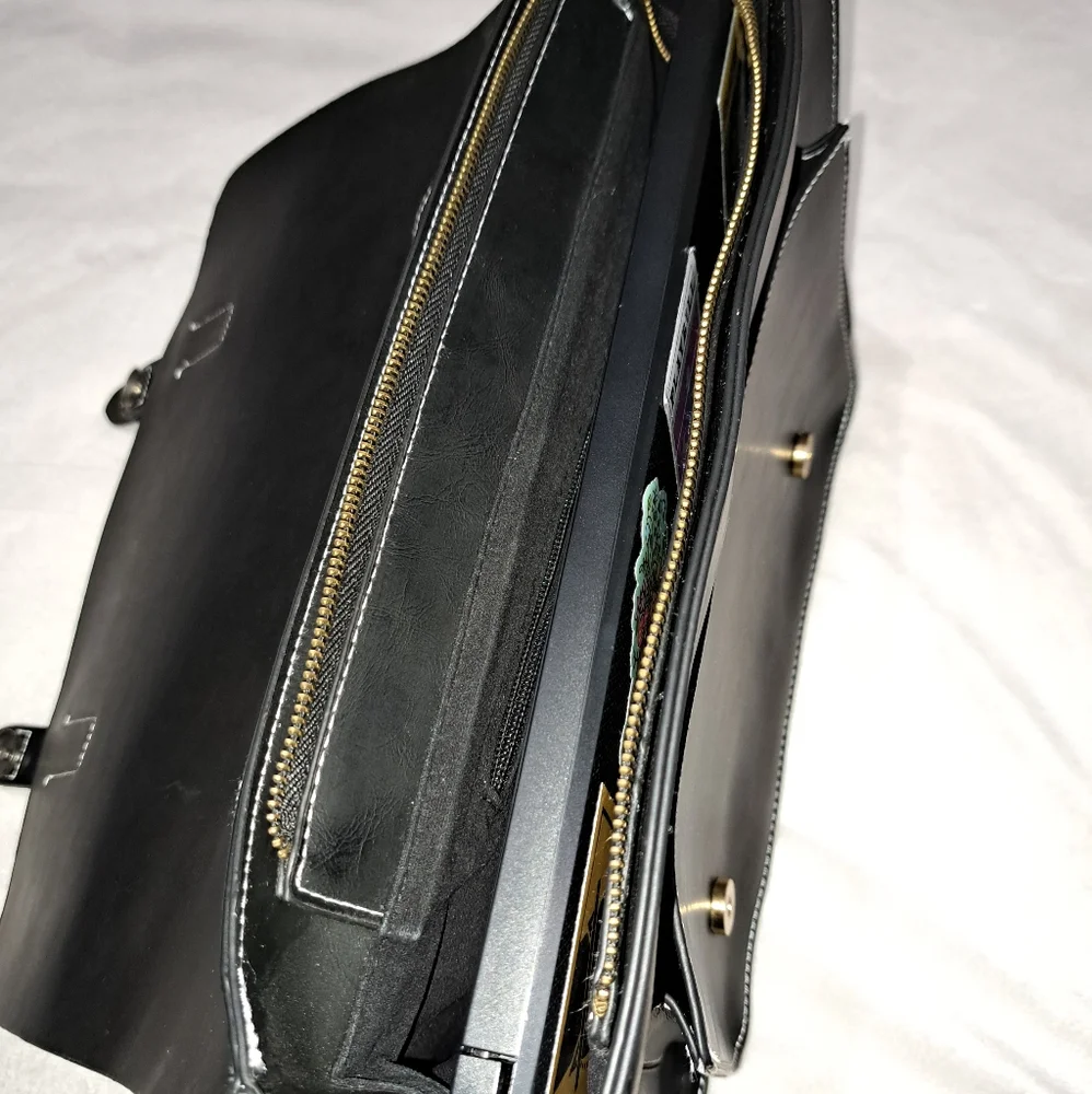 Source Unknown briefcase missing