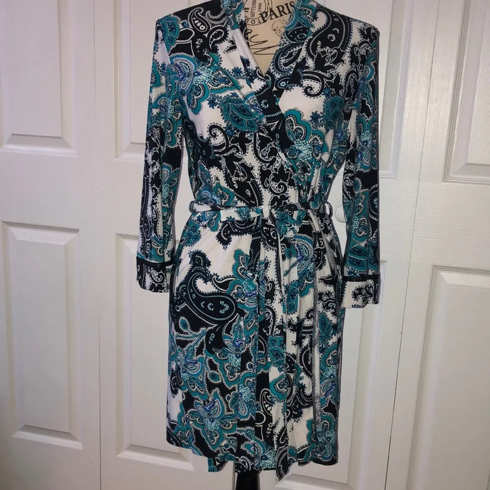 Linea Donatella blue paisley short robe