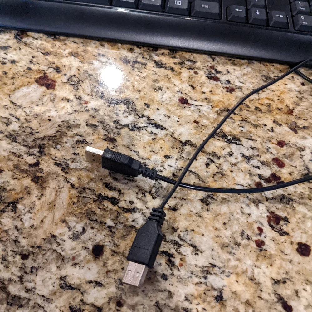 COMPUTER KEYBOARD AND MOUSE