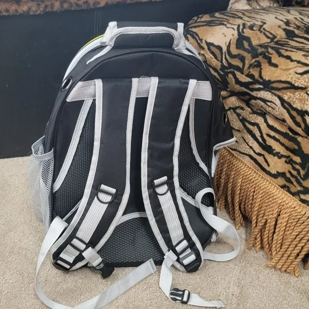 N/A pet carrier