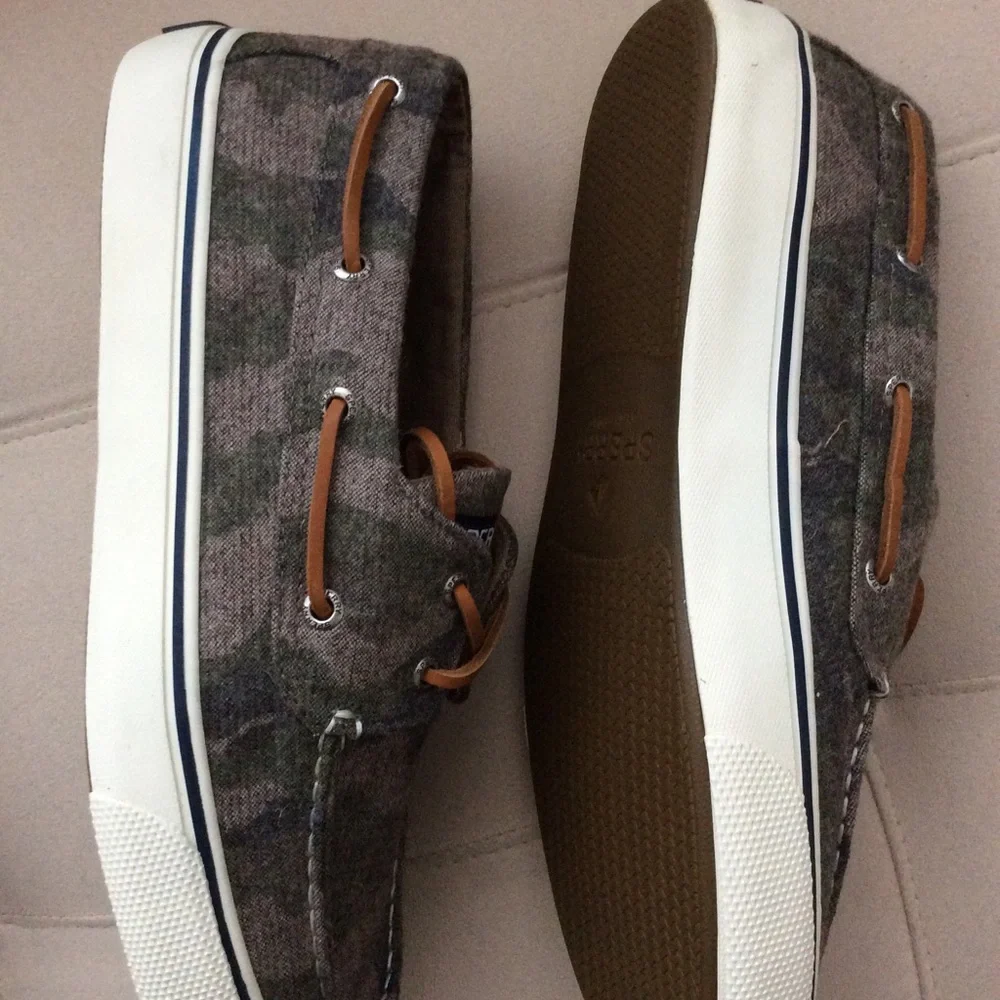 Sperry round toed