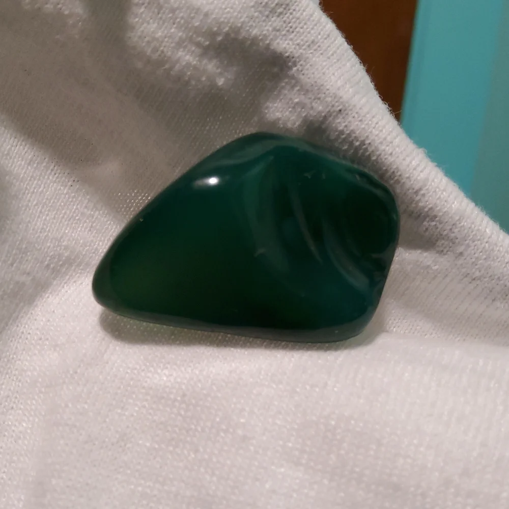 Diane Krupa of Featherartworks@live.com gem stone