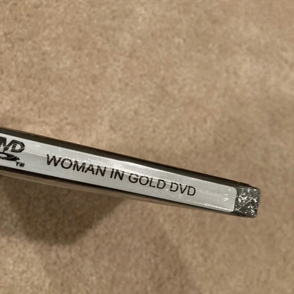 N/A woman gold