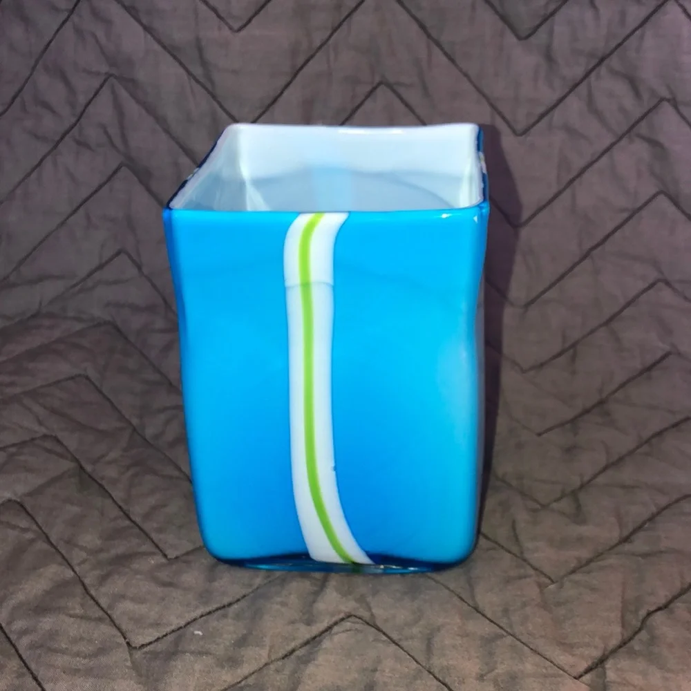 Vintage Pier 1 imports art glass vase.