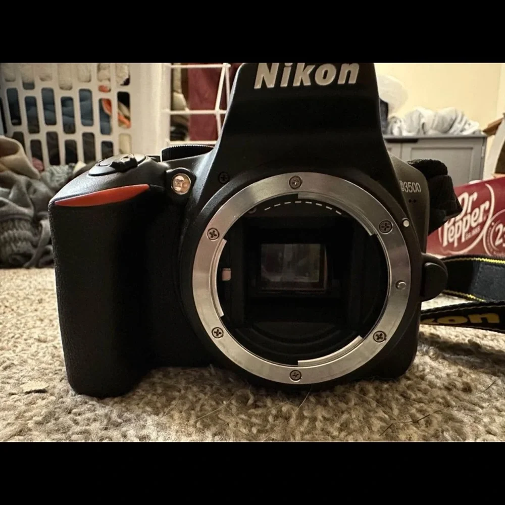 Nikon comes lenses
