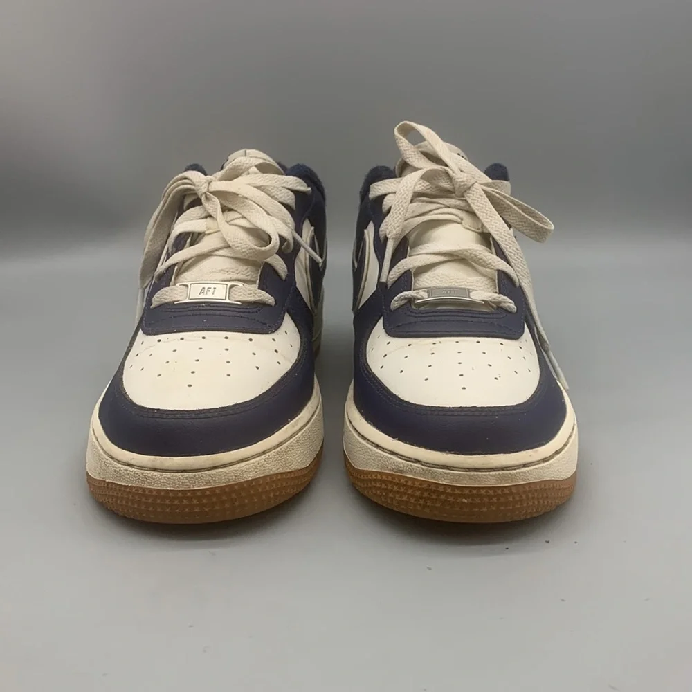 Nike Air Force 1 '07 LV8 Low Sail/Midnight Navy Mens Size 7Y