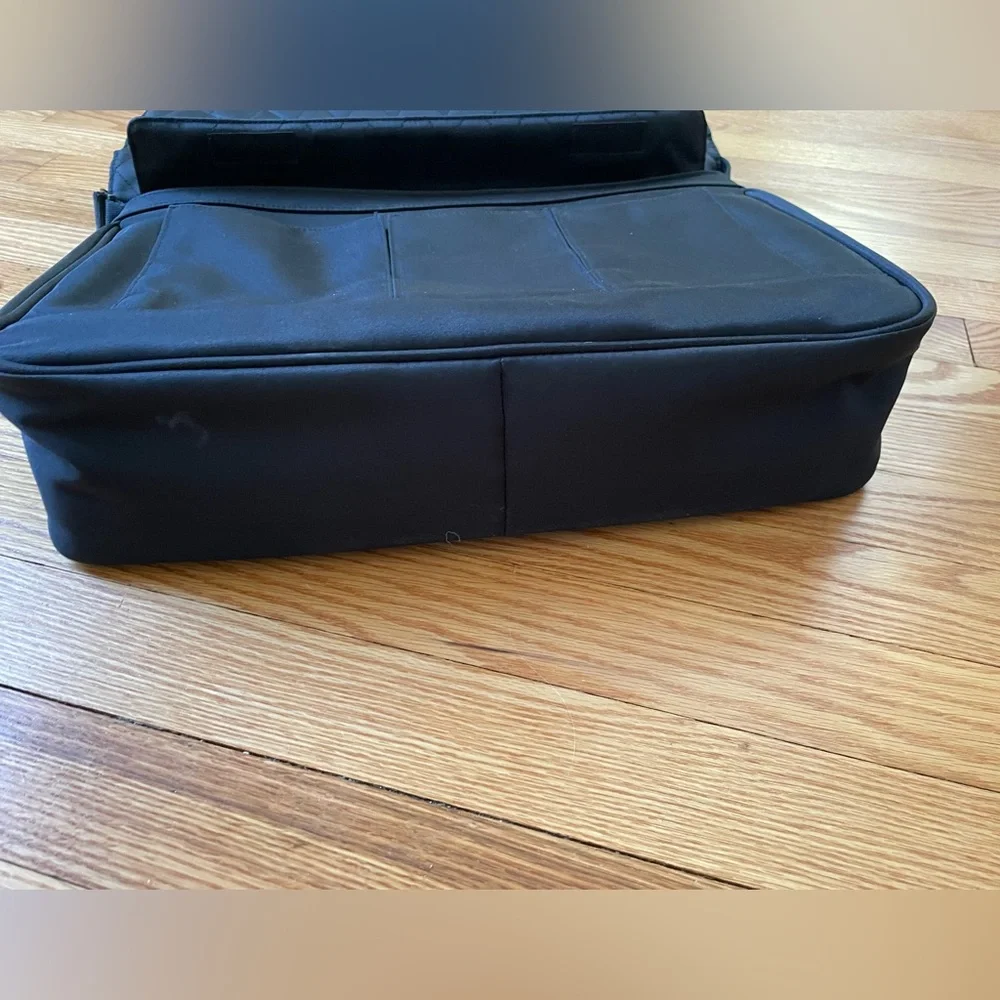 iSkin black computer unisex