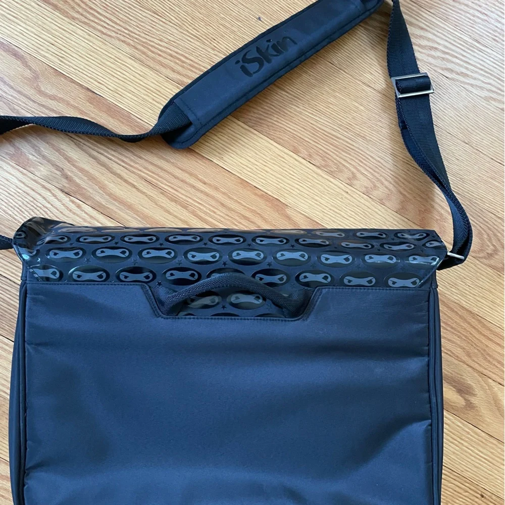 iSkin messenger bag black