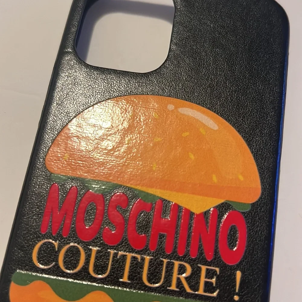 Moschino logo burger