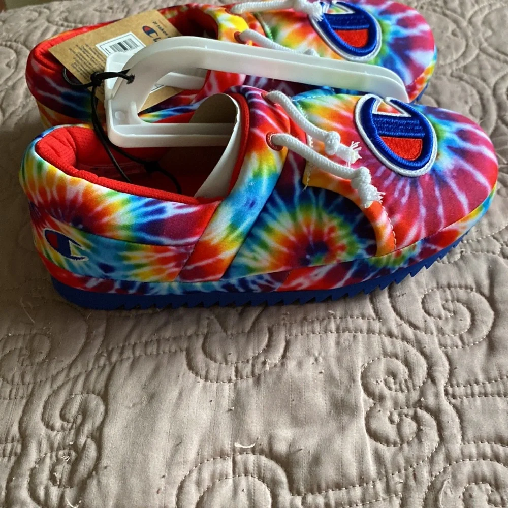 Champion slippers size