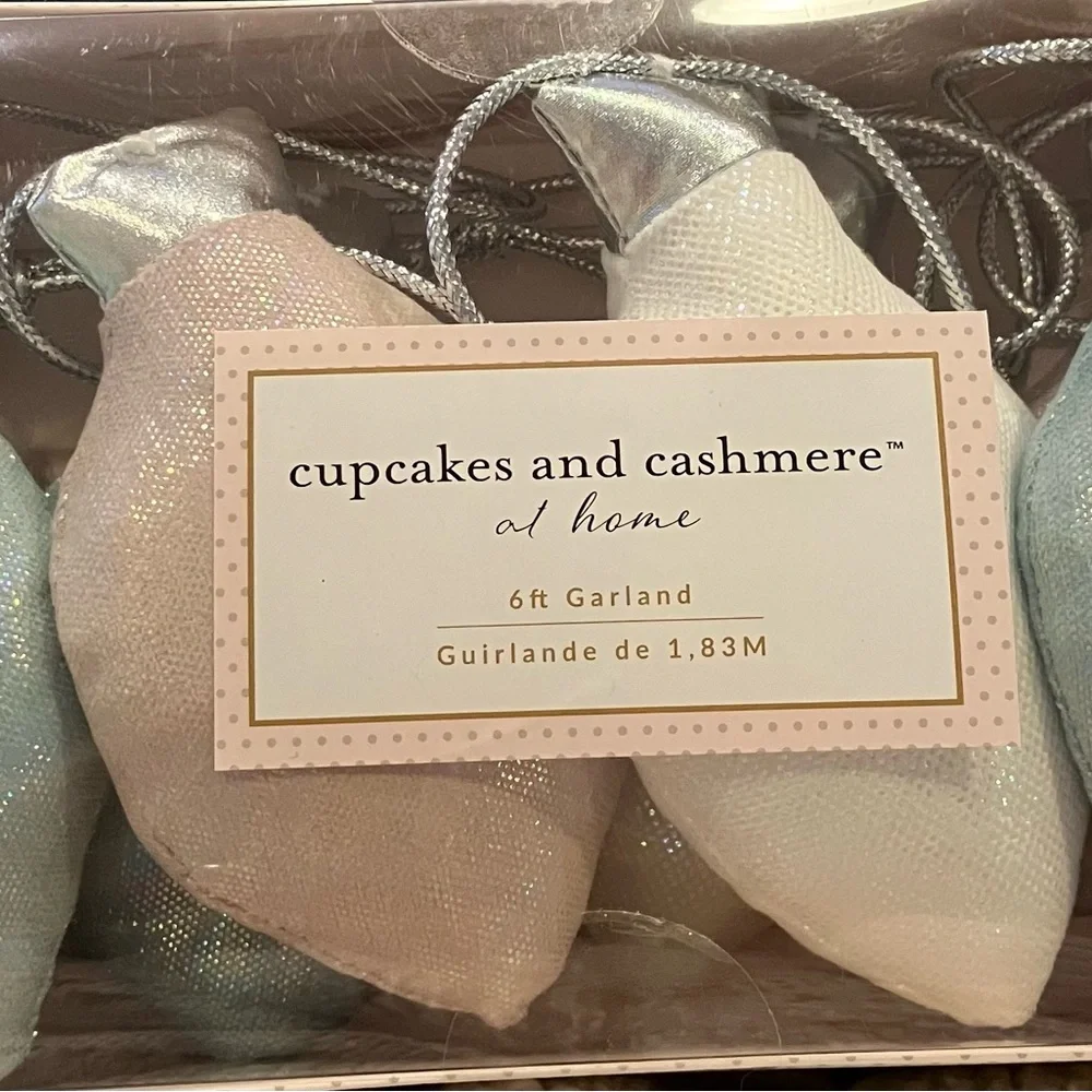 Cupcakes and cashmere pastel light garland.