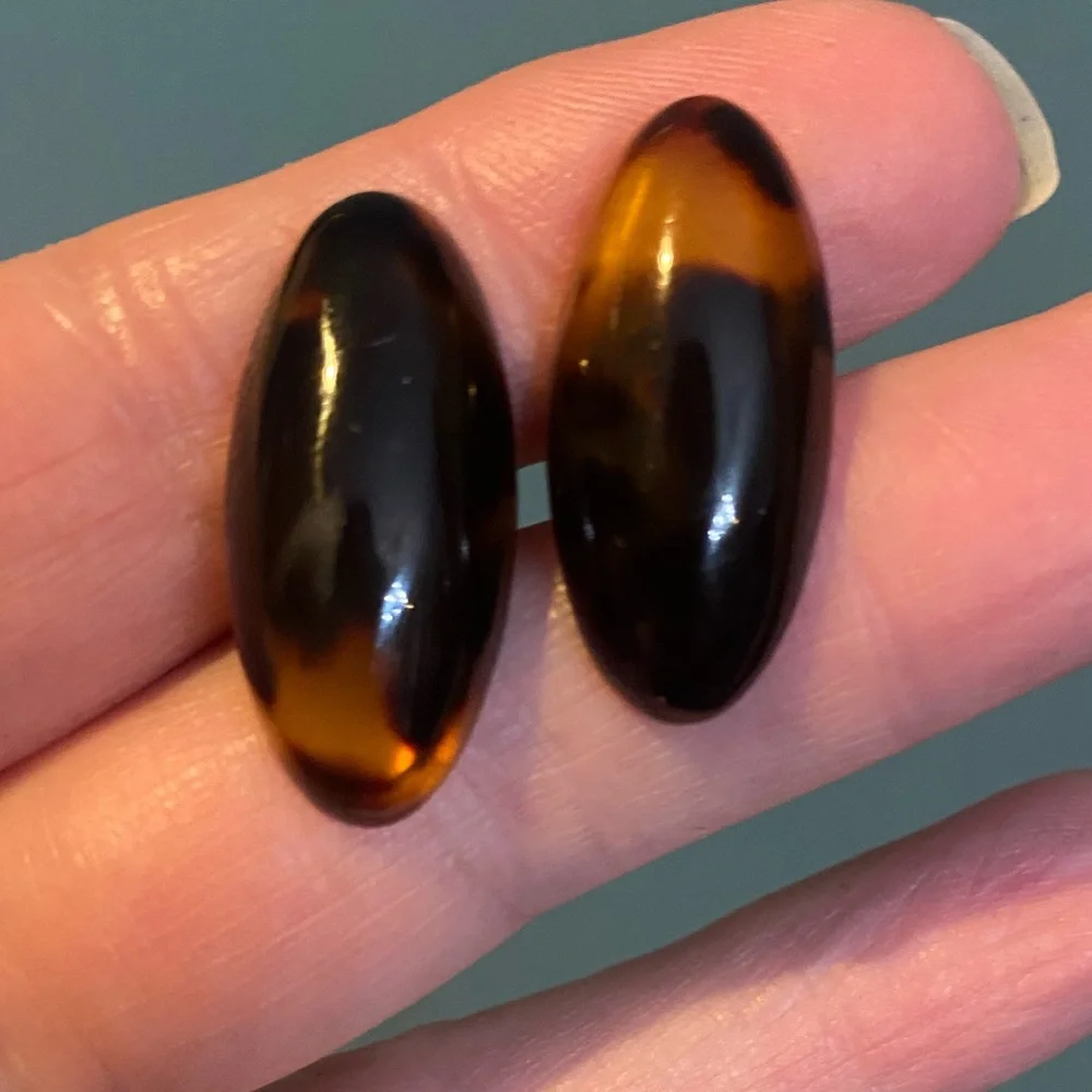 Vintage Gold Tone Oblong Cufflinks / Cuff Links with Tortoiseshell