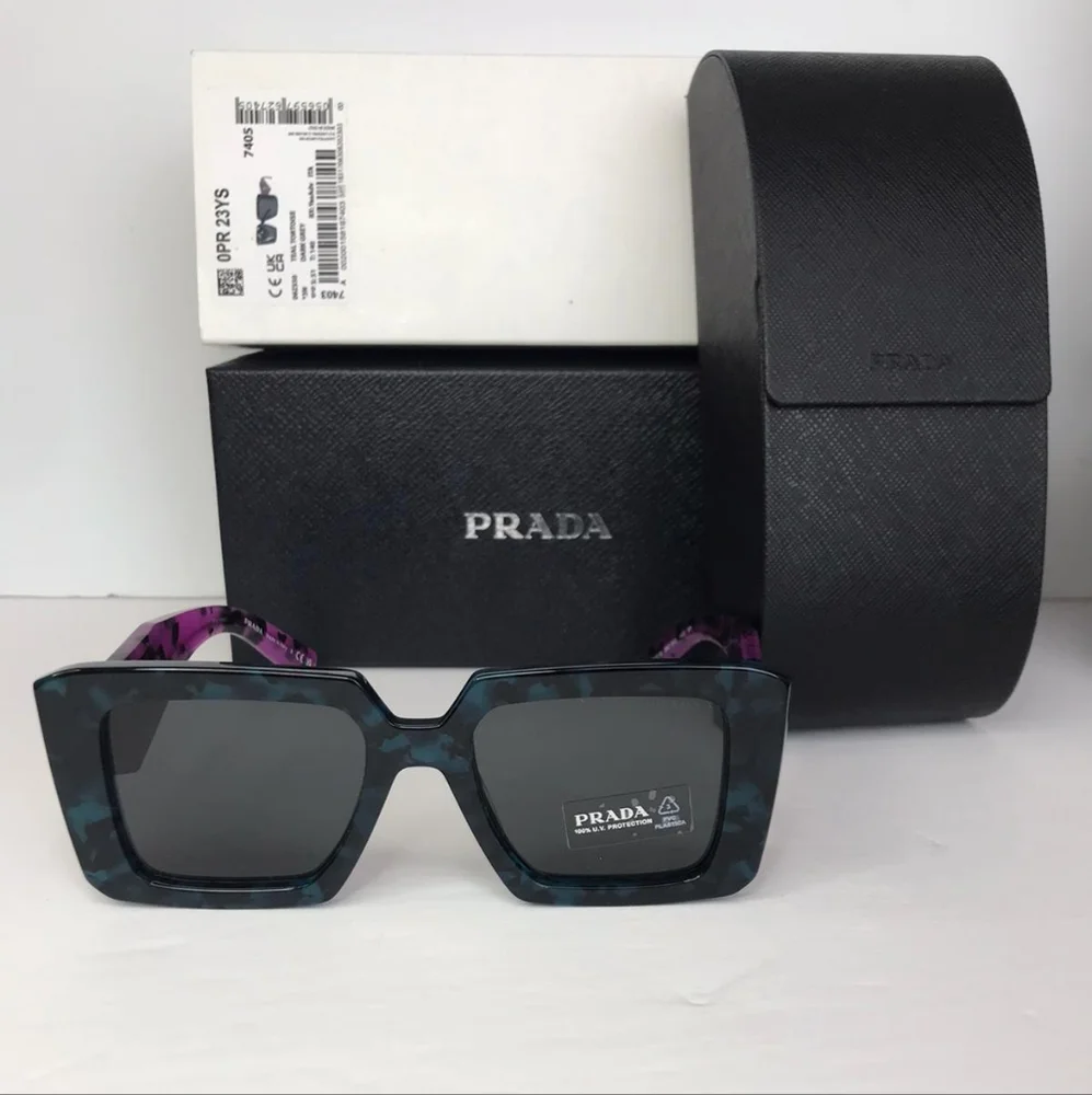 Prada acetate symbole
