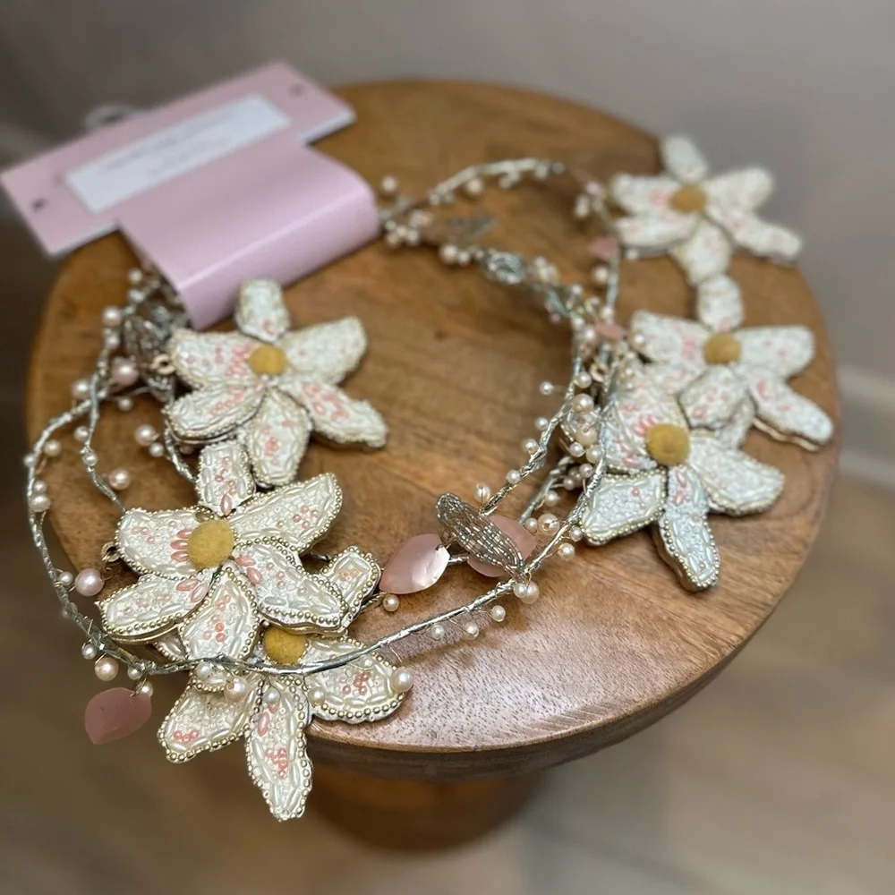cupcakes & cashmere tik ornament