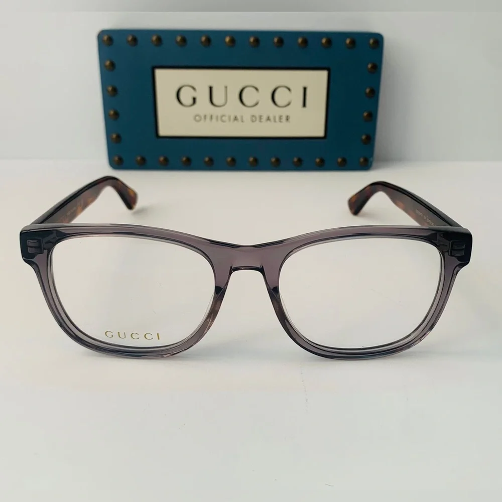 Gucci gg0004on features