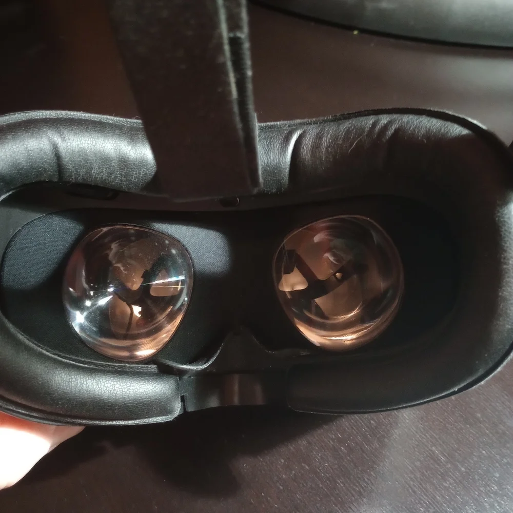 Oculus black first