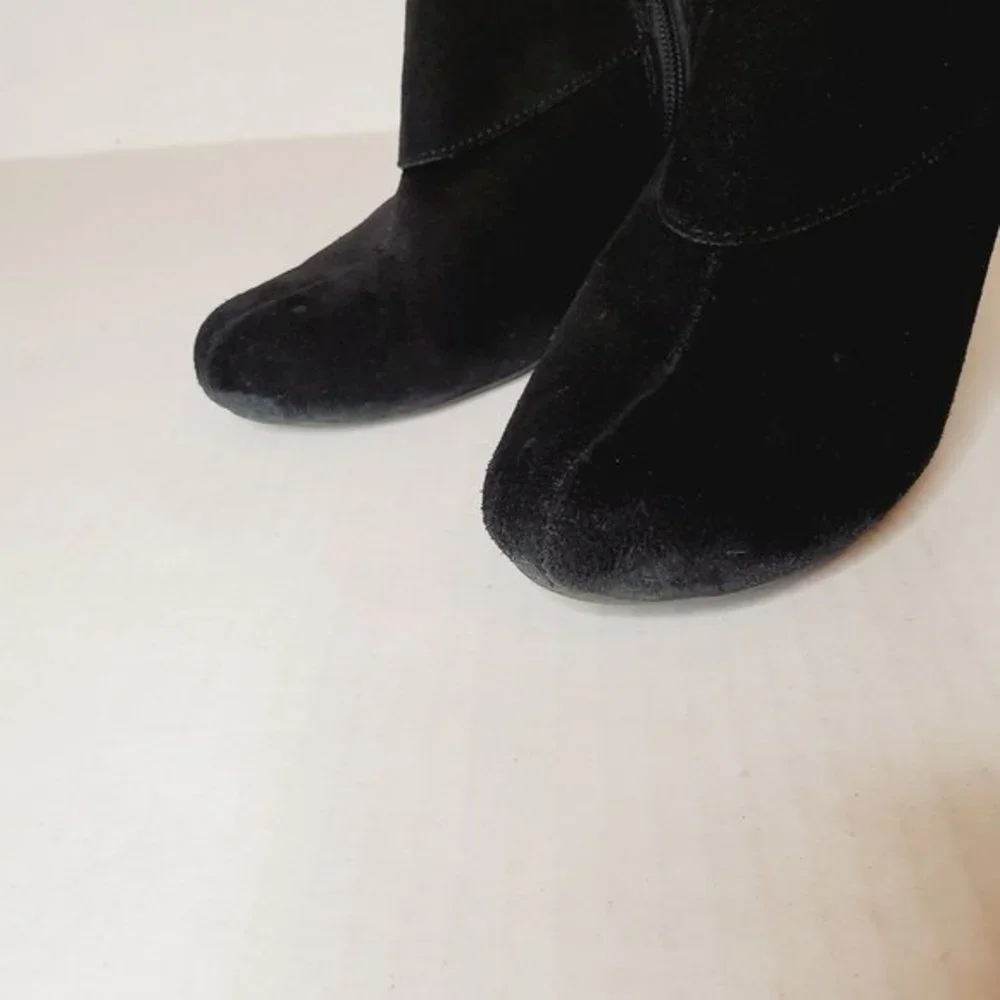 Skechers suede size