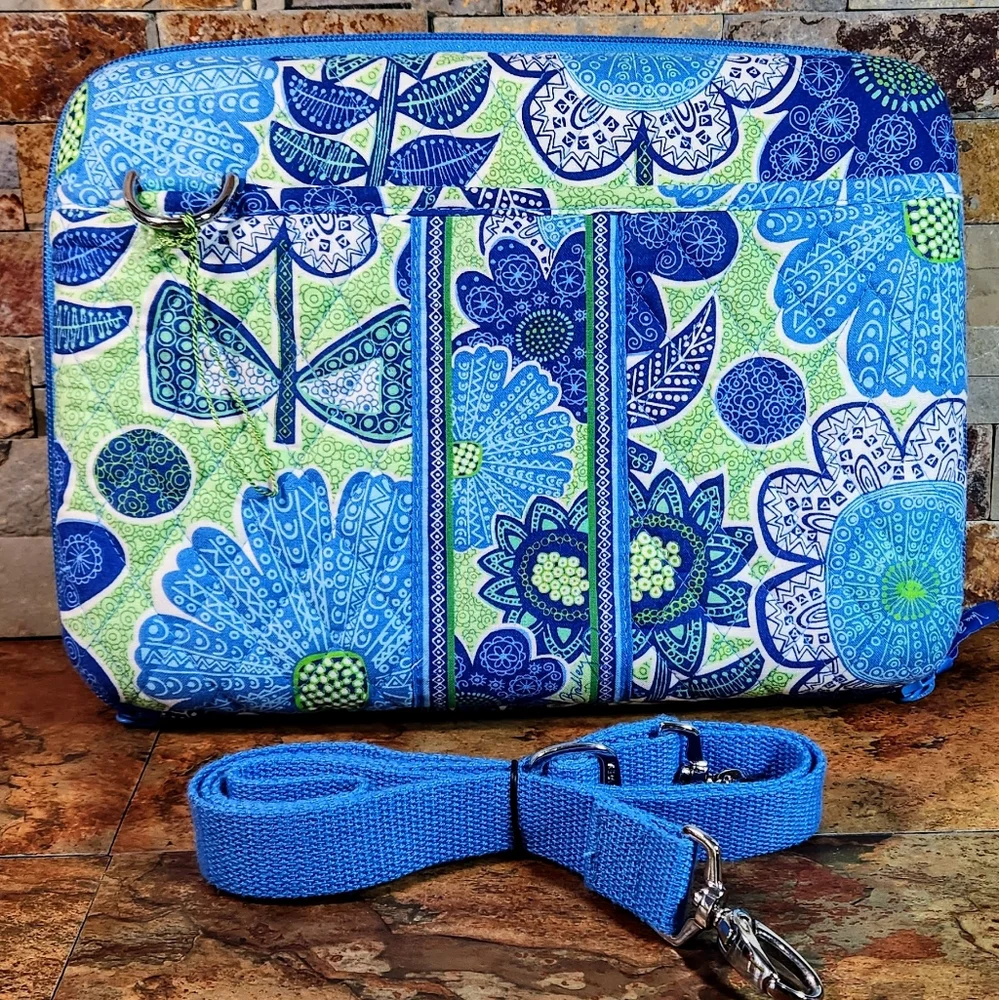 Mini - I-Pod / Laptop Carry Case • Doodle Daisy Pattern • Padded Quilted Case