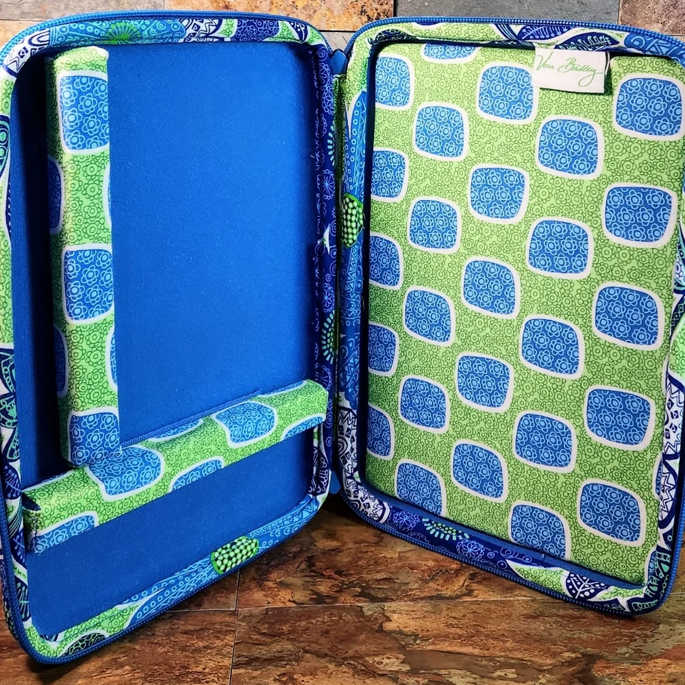 Vera Bradley mini pod