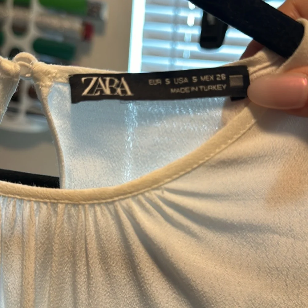 Zara mesh puff