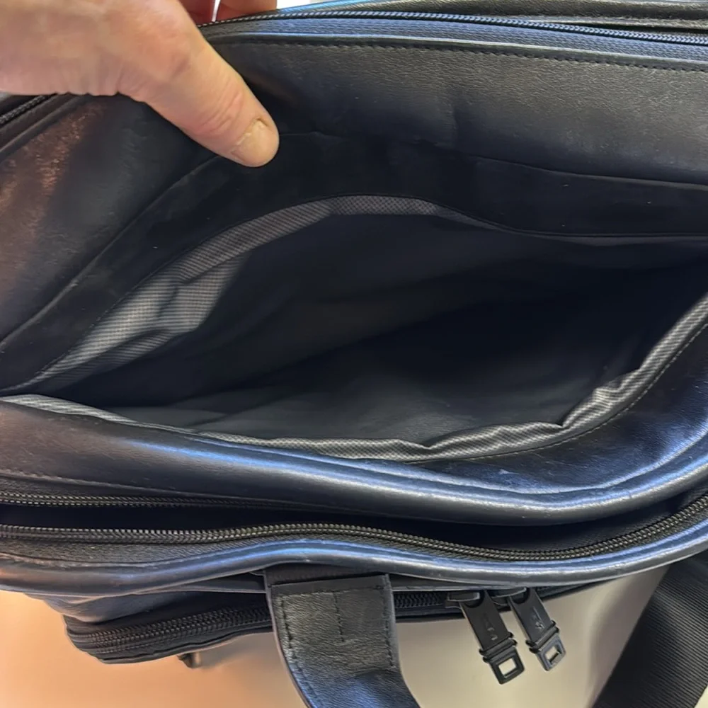Tumi excellent almost