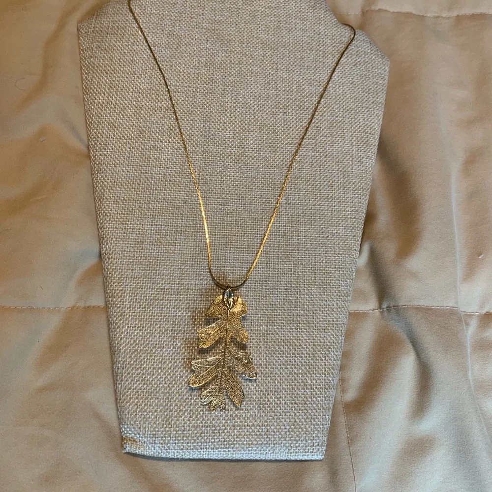 N/A gold tone