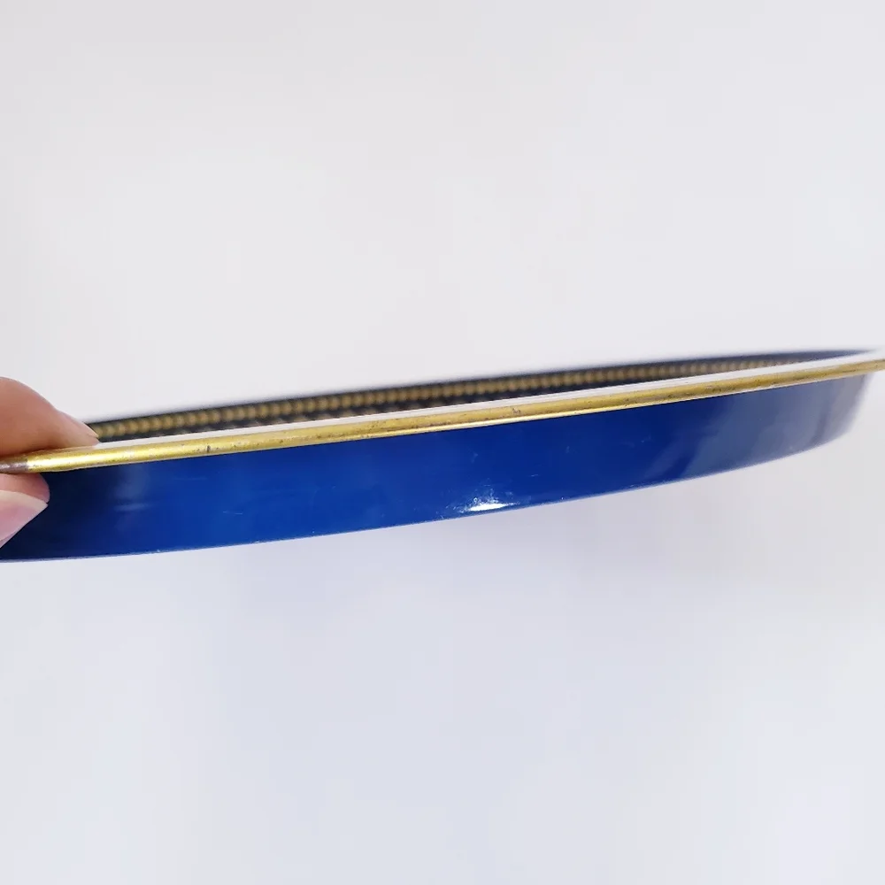 Vintage round serving
