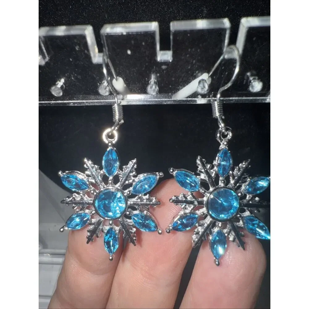 Blue Snowflake Silvertone Christmas Holiday Dangle Earrings