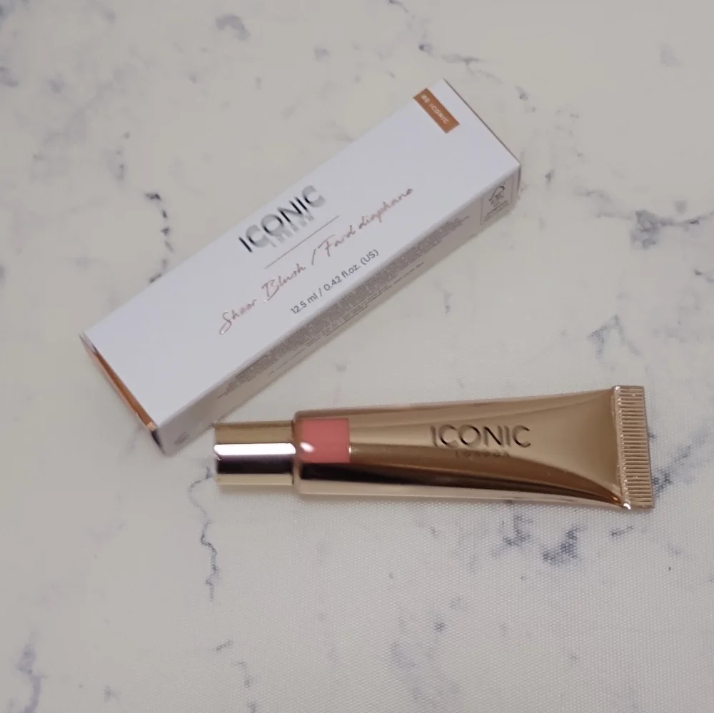 Iconic London Sheer Blush Rose New in Box