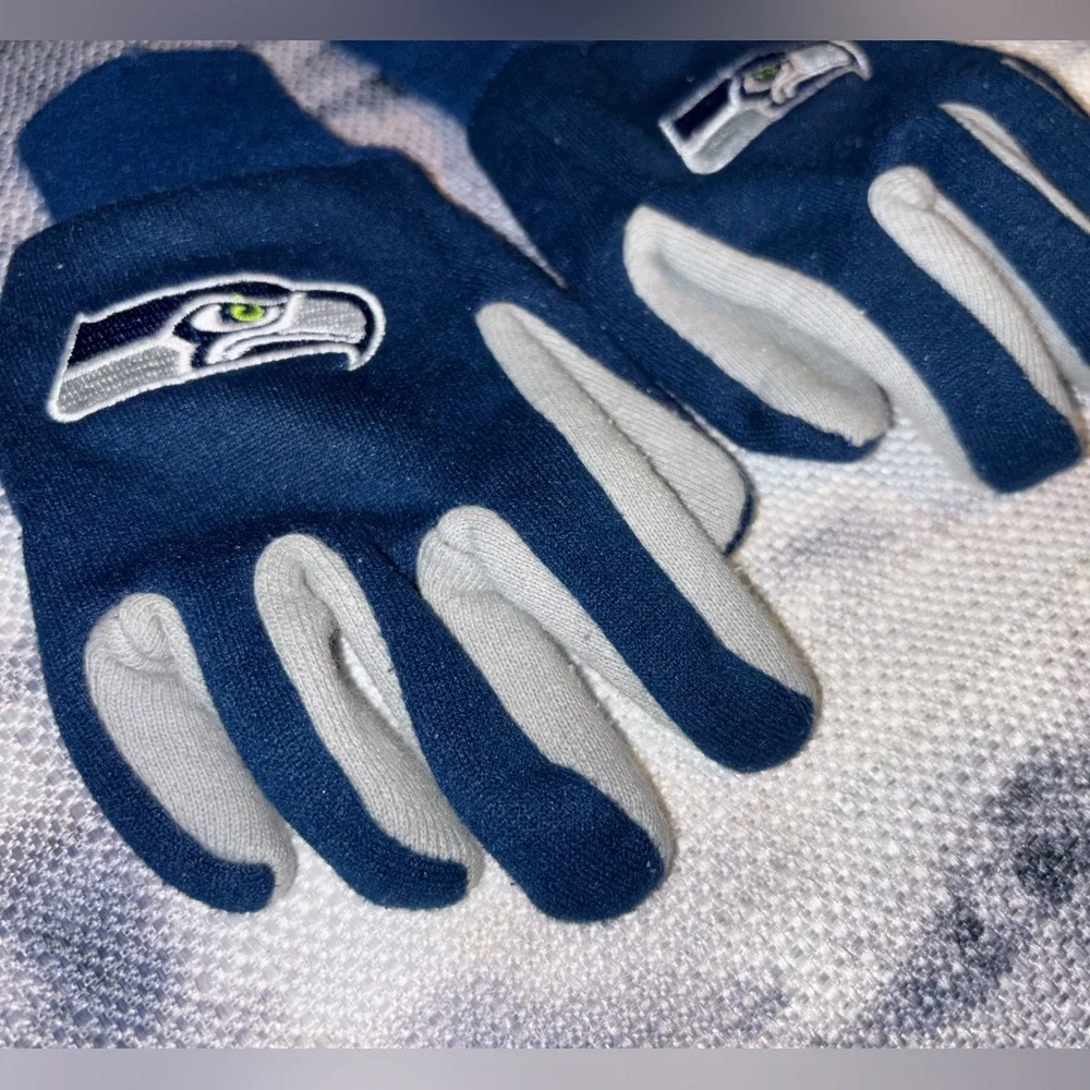 Seattle Seahawks Two Tone Gloves -Youth Size- Ages 5-8 Yrs.