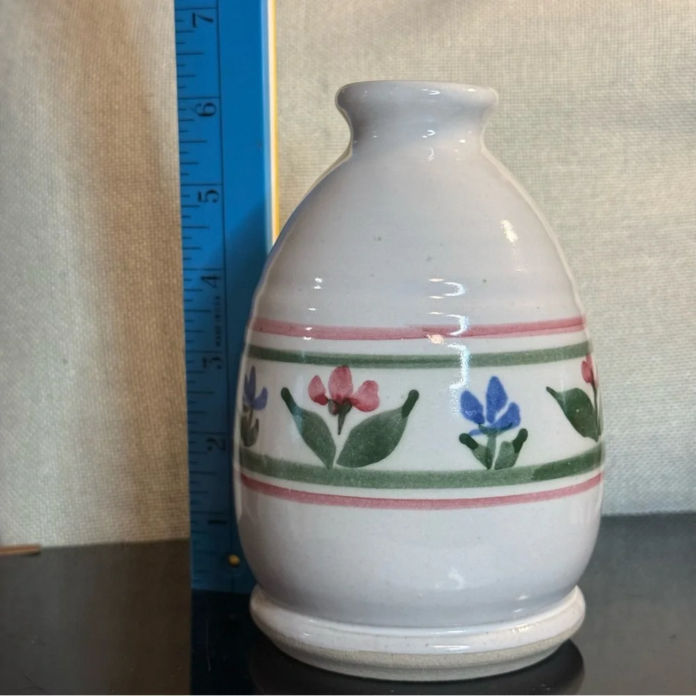 N/A art pottery