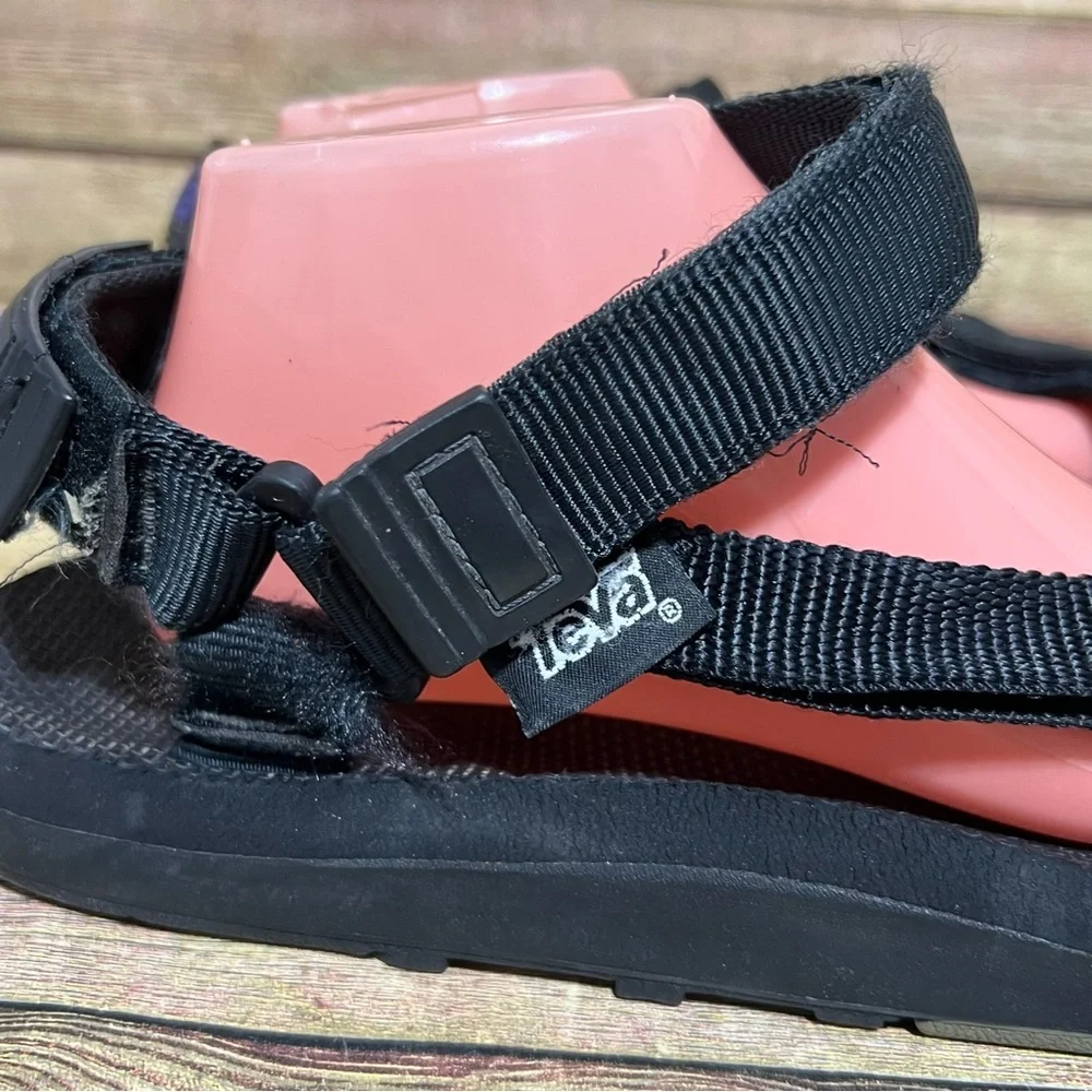 Teva universal trail