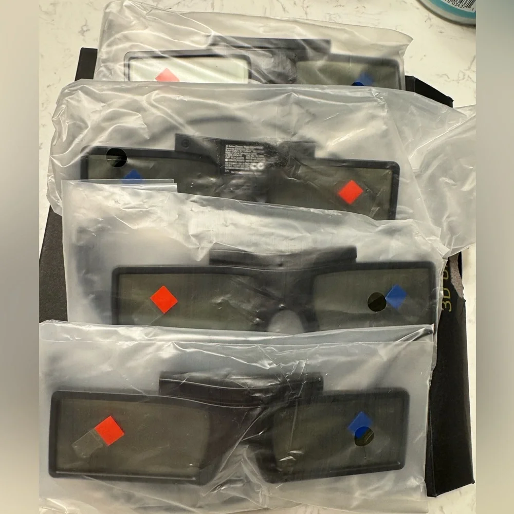 Samsung 3 D glasses - 4 pair