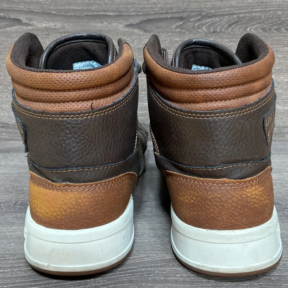 Levis padded shock