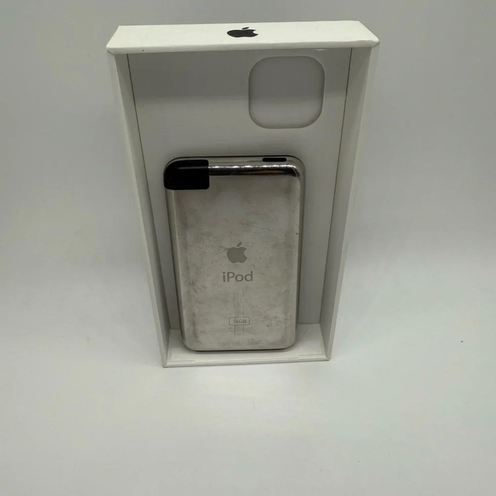Apple sleek silver