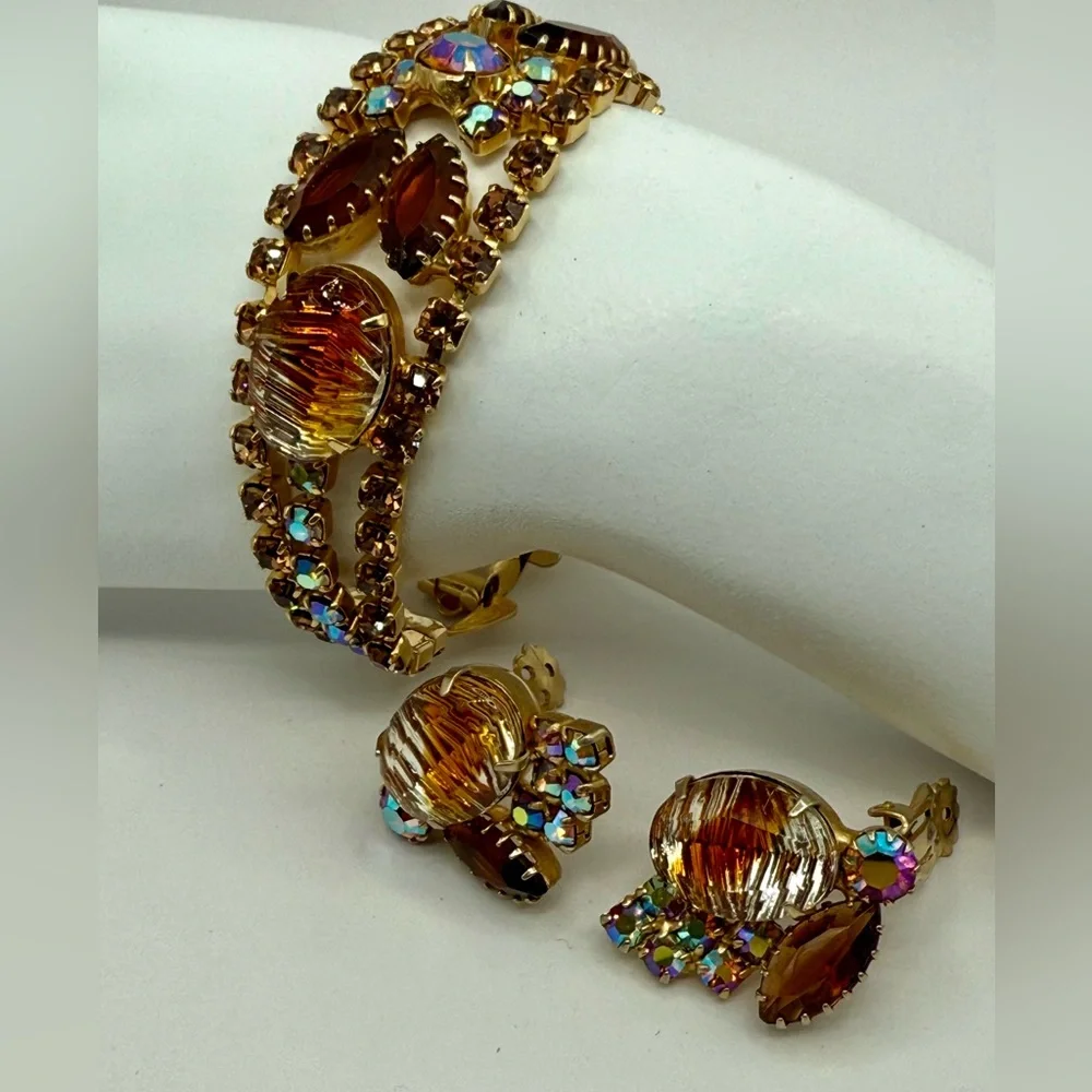 Vintage Juliana “Fantasia” 1965 w Vitrail Coated Stones Bracelet & Earrings Set