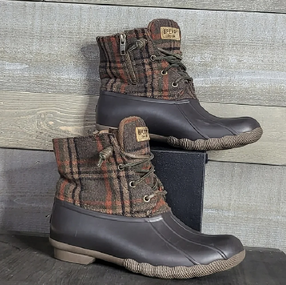 Sperry Women's Saltwater Plaid Duck Pull On Boots