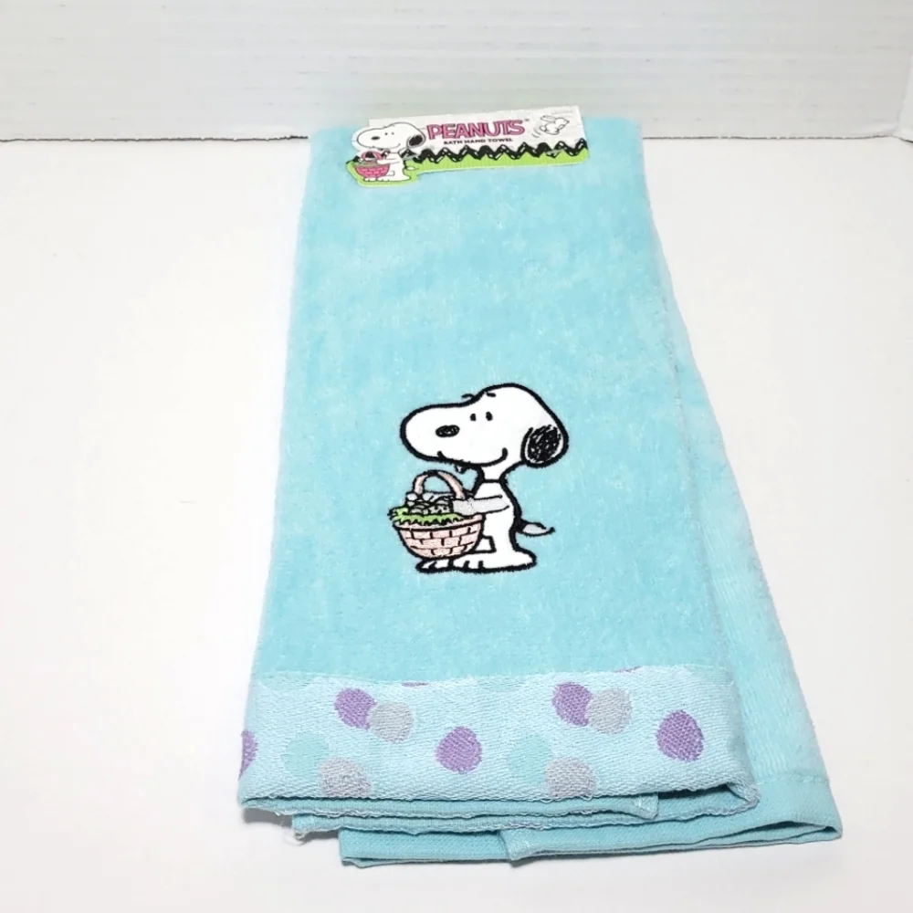 Peanuts blue hand