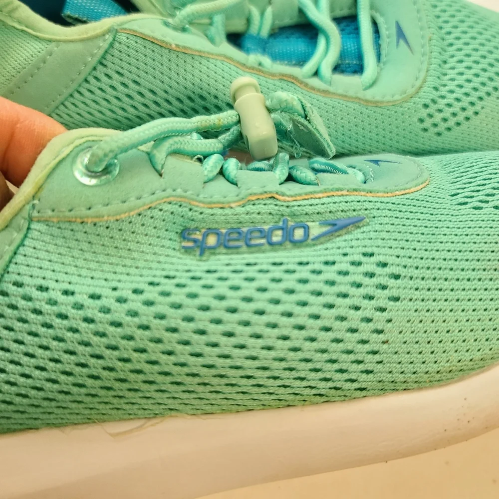 SPEEDO Aqua Water shoes size Large 2/3 for girls
