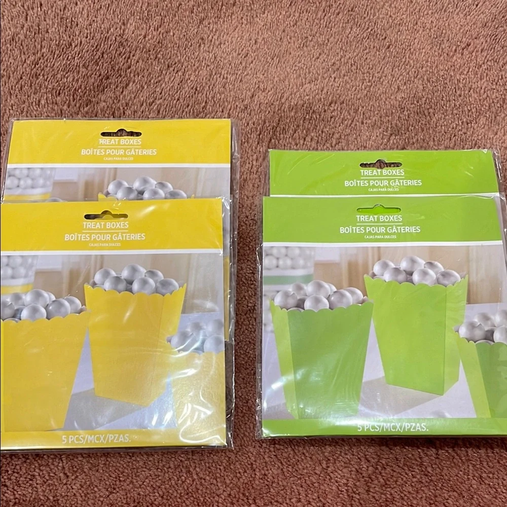 (4)Yellow /green Treat Boxes for Parties new(No offer please )