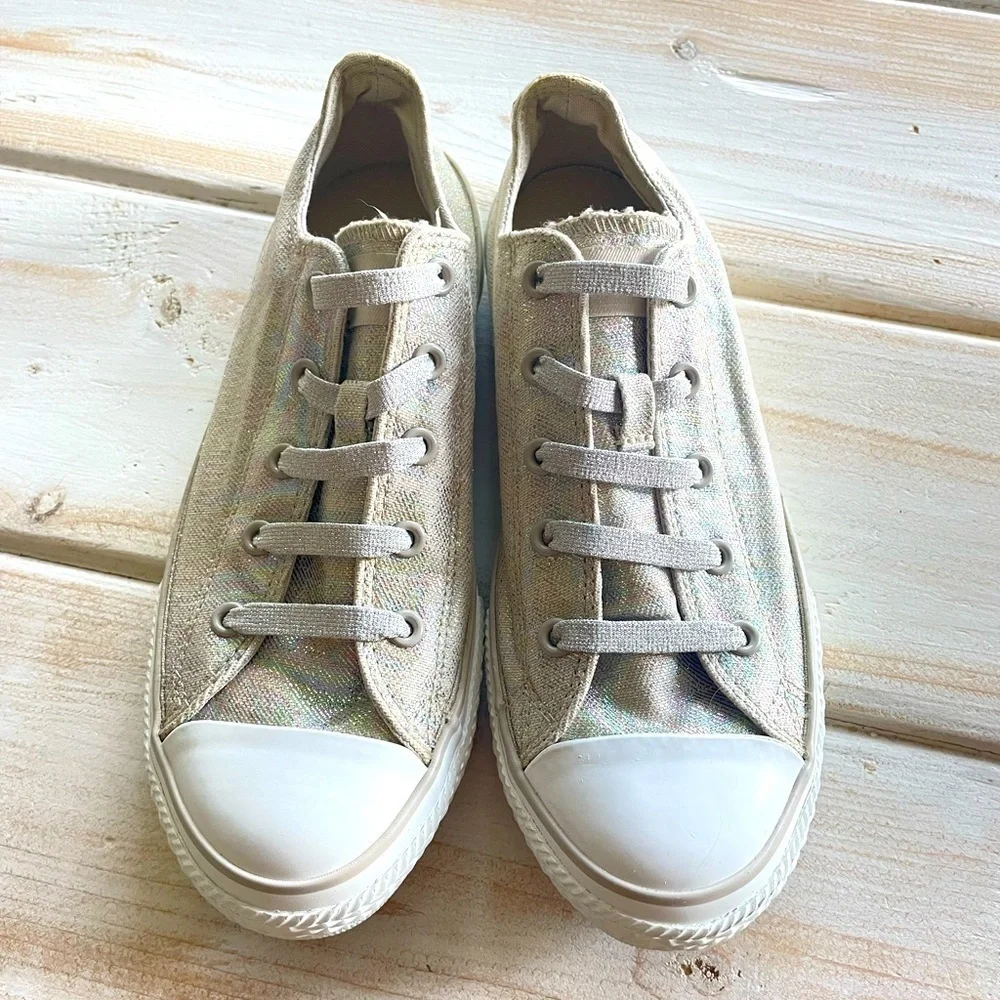 Converse size excellent