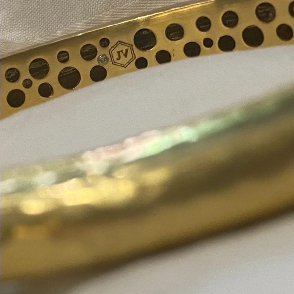 Catalina Hinge Bangle