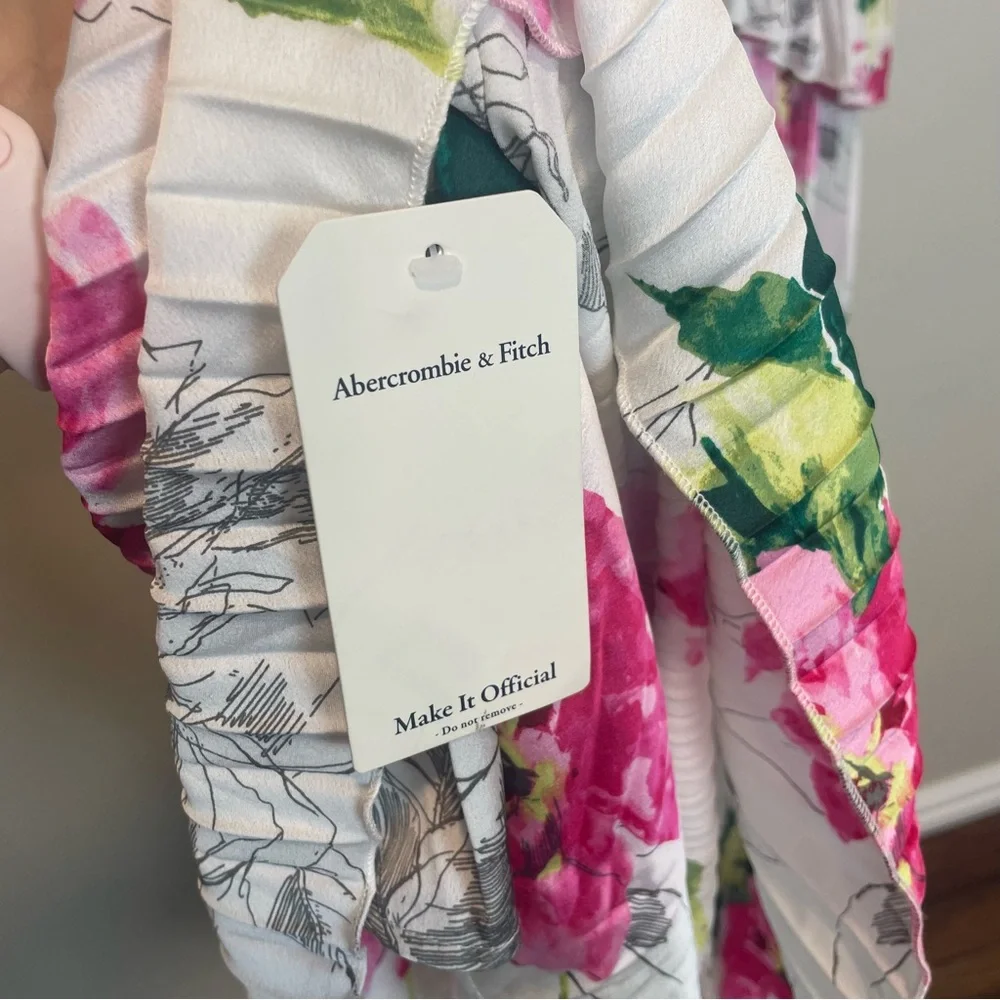 Abercrombie & Fitch new tags