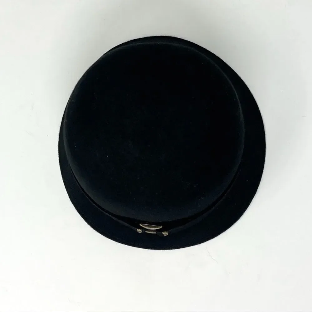 August Hats august 100%