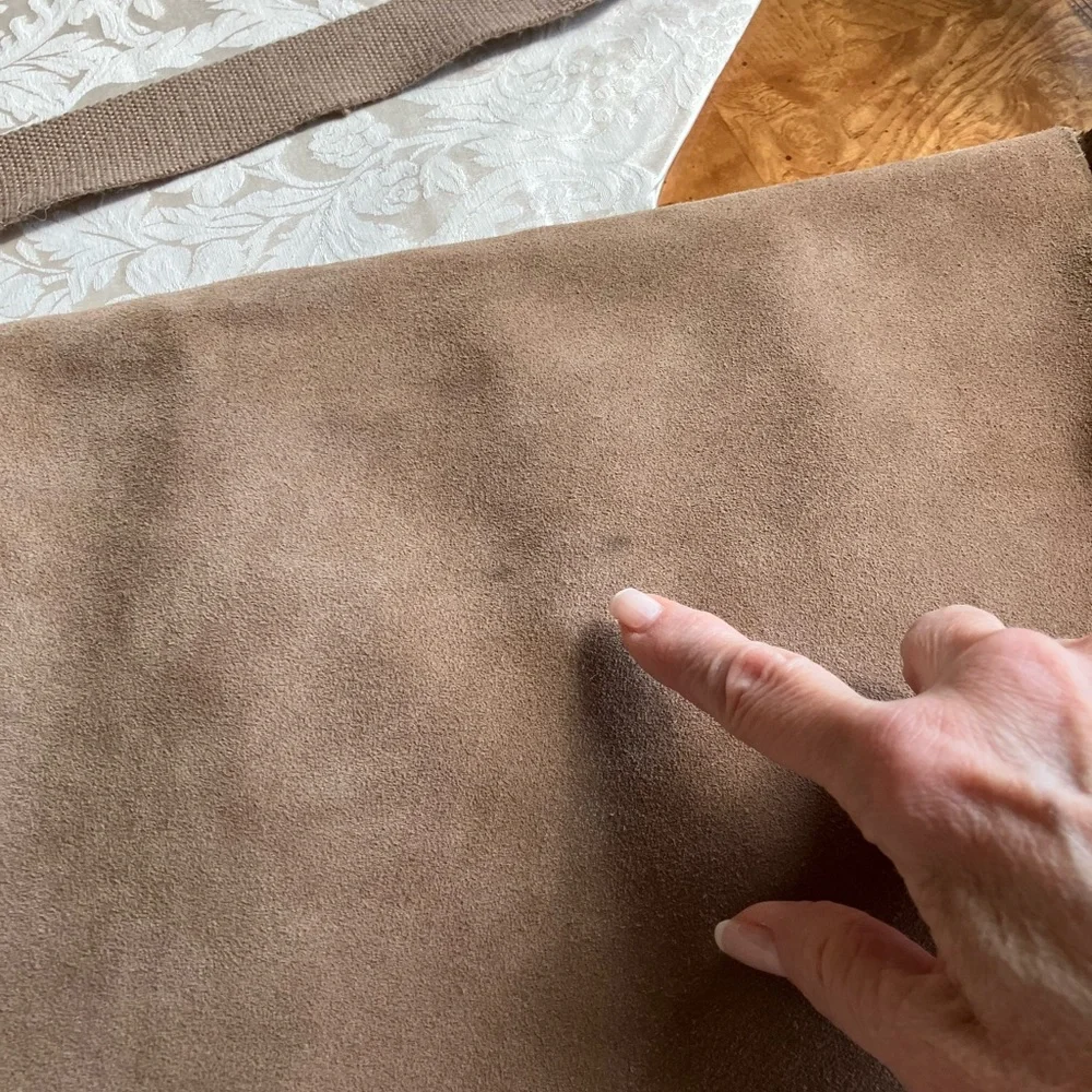 GAP tan suede