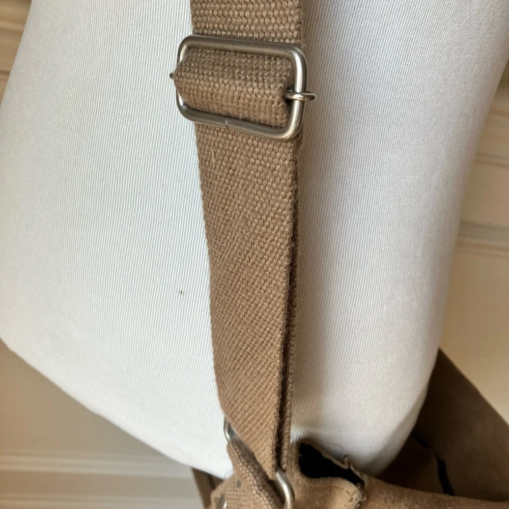 GAP tan suede
