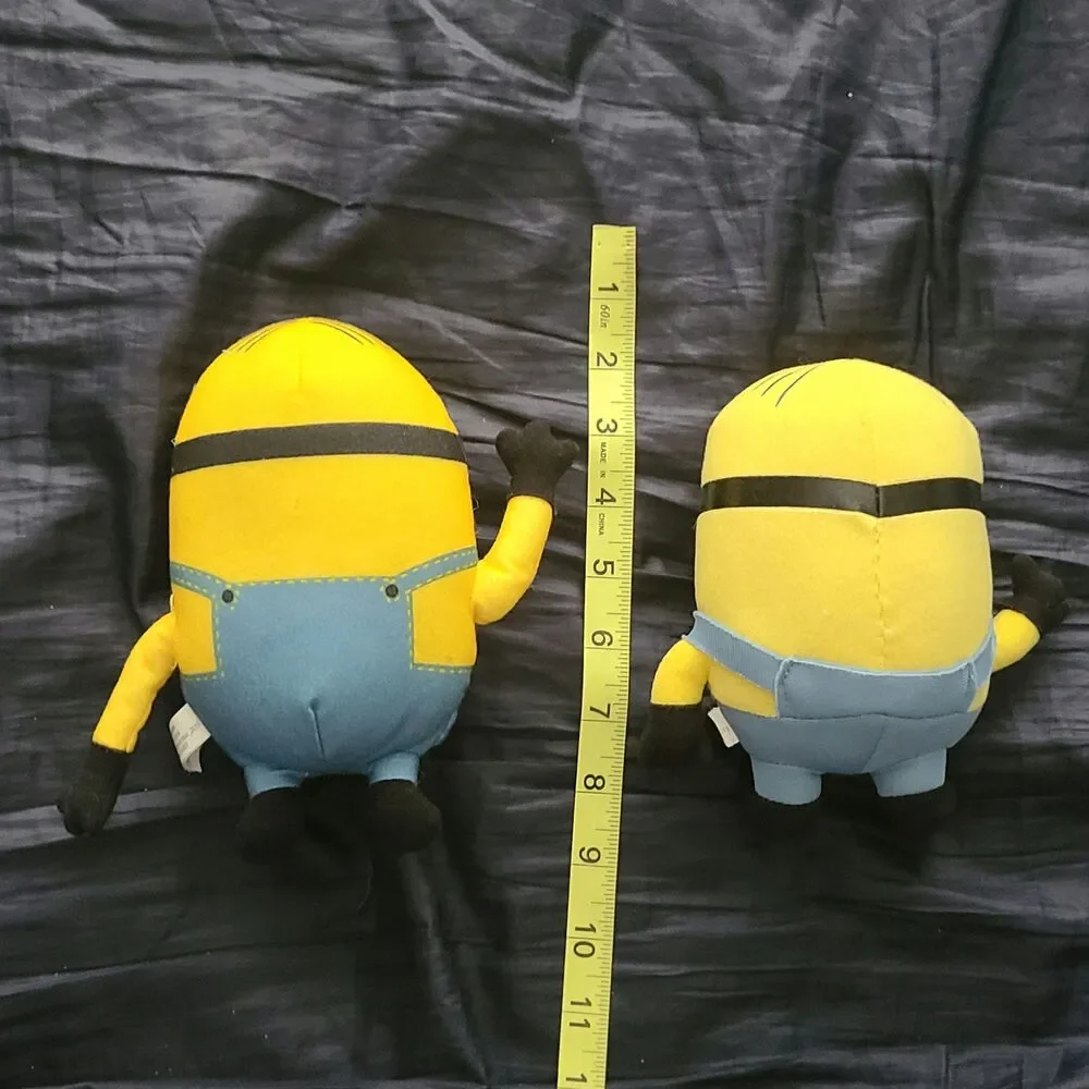 Despicable Me 2 Minion Dave plush toy lot of 2 good condition